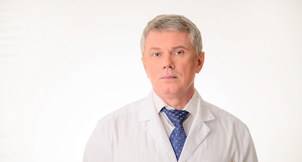 «Прыжки в сугроб — только для абсолютно здоровых». Кардиолог рассказал о правилах безопасной бани